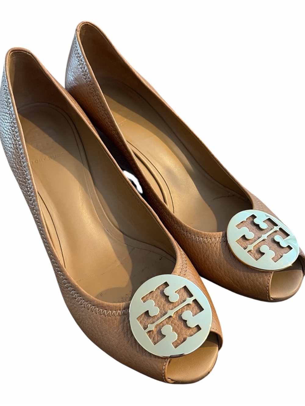 Tory Burch Tan Pebbled Leather Gold Medallion Peep Toe Wedge Pumps Size 11
